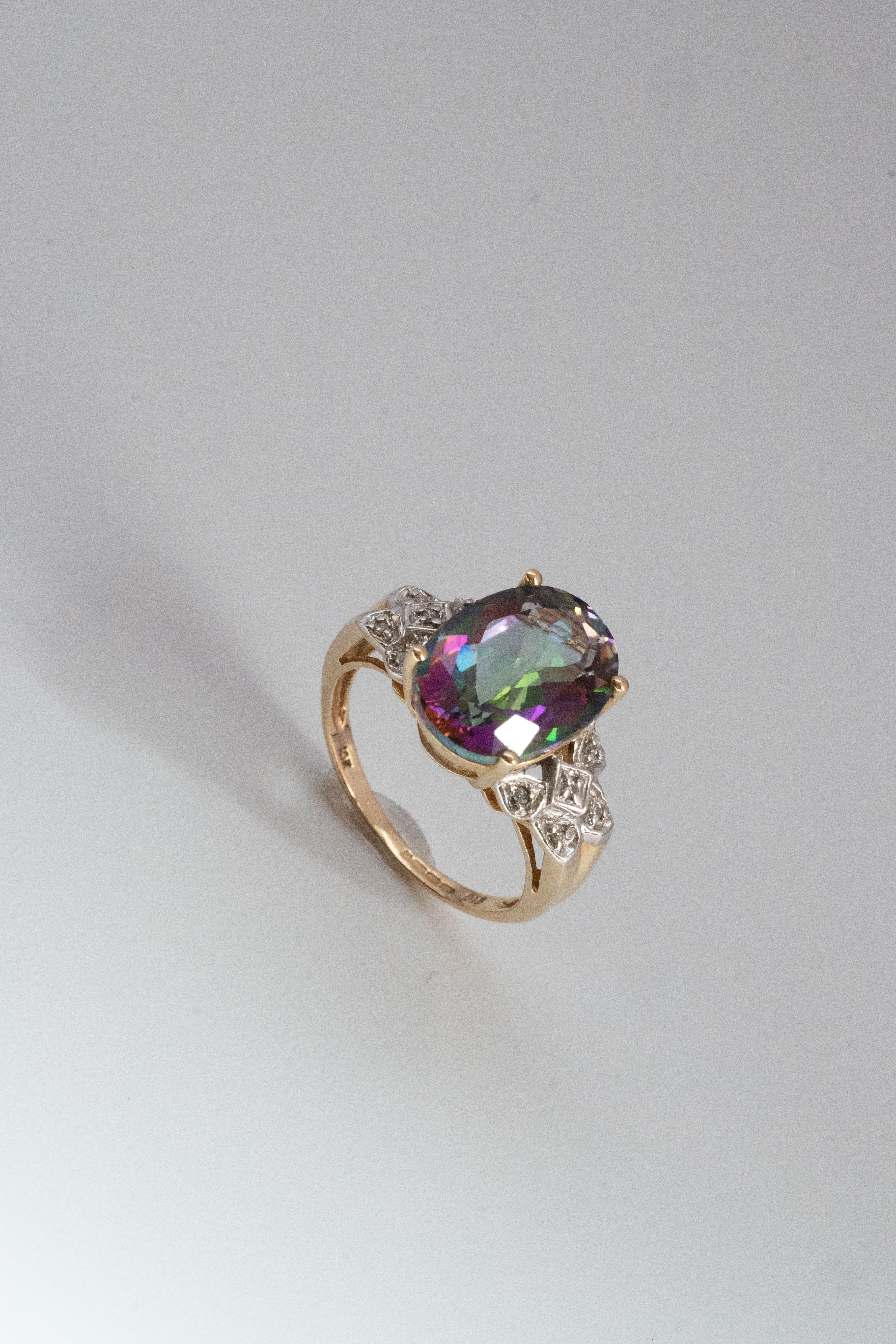 1979年 英国ヴィンテージ 9K 大粒5.5ct ミスティックトパーズ & ダイヤモンド ゴールドリング 4.1g