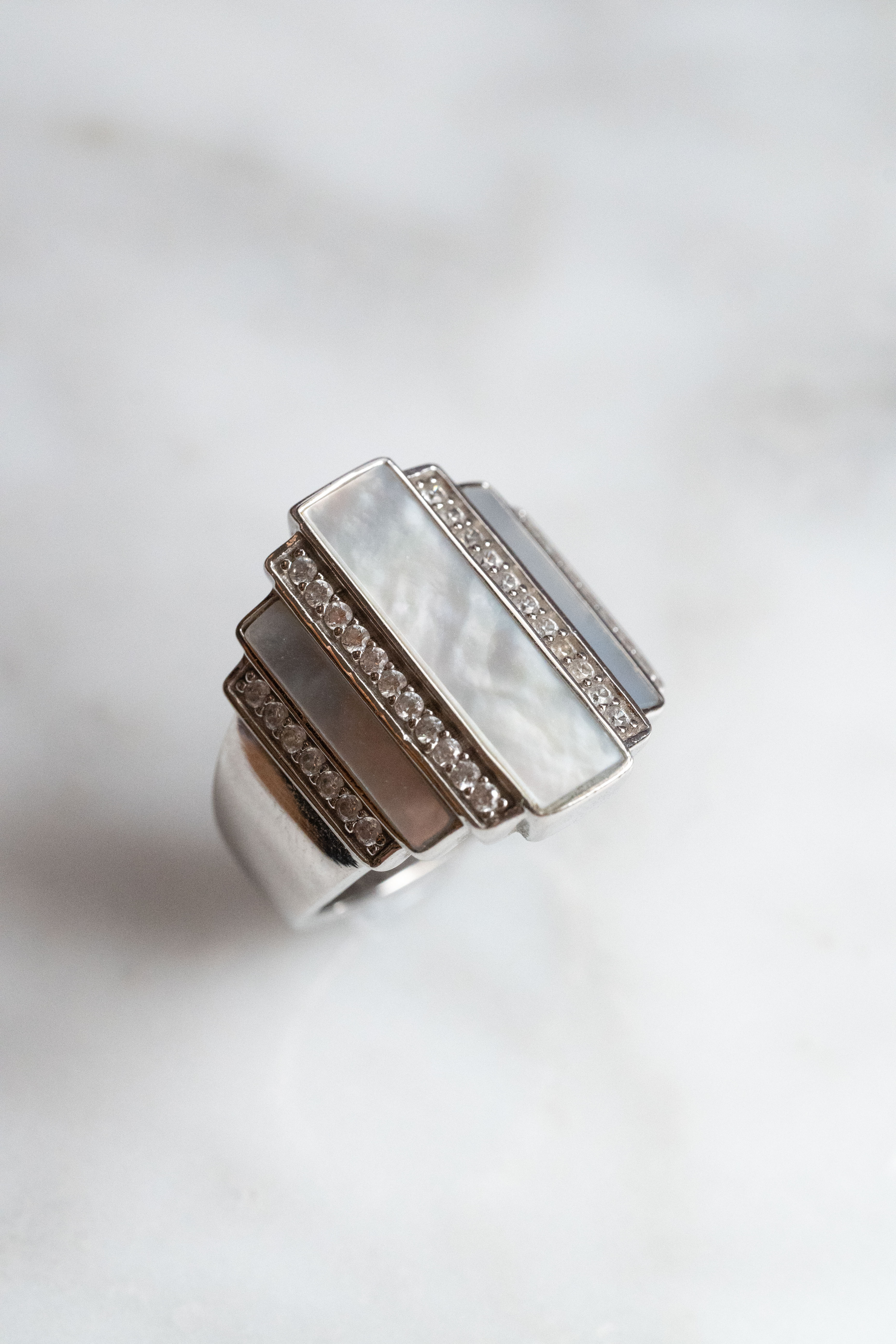 マザーオブパール(真珠母貝)とホワイトトパーズのシルバーリング 8.2g