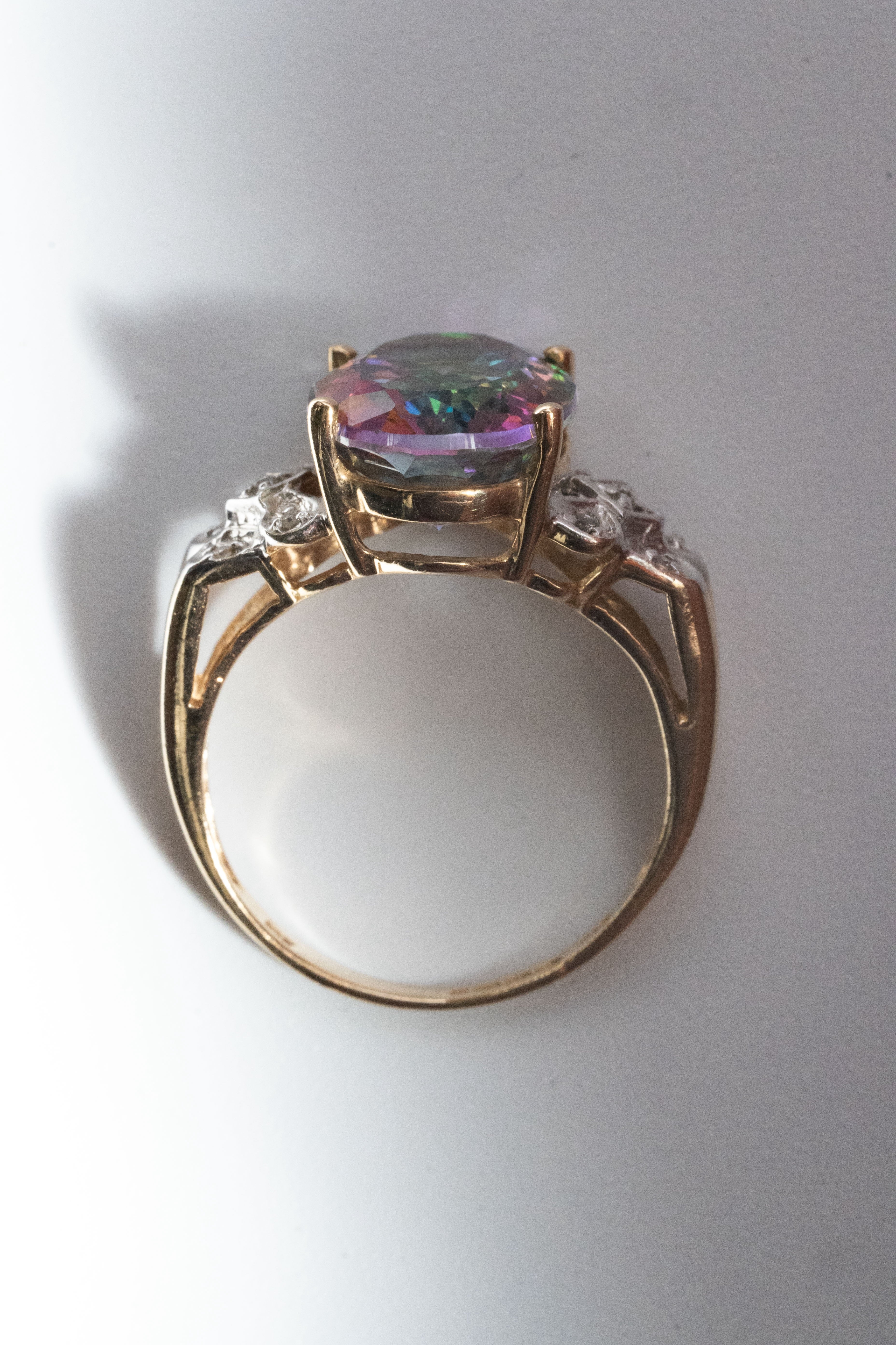 1979年 英国ヴィンテージ 9K 大粒5.5ct ミスティックトパーズ & ダイヤモンド ゴールドリング 4.1g