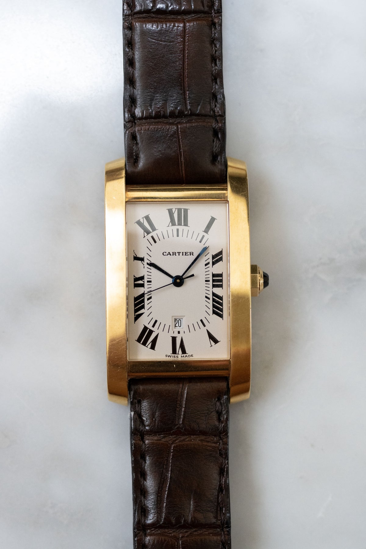 廃盤モデル】CARTIER タンクアメリカン 18Kイエローゴールド MMサイズ 