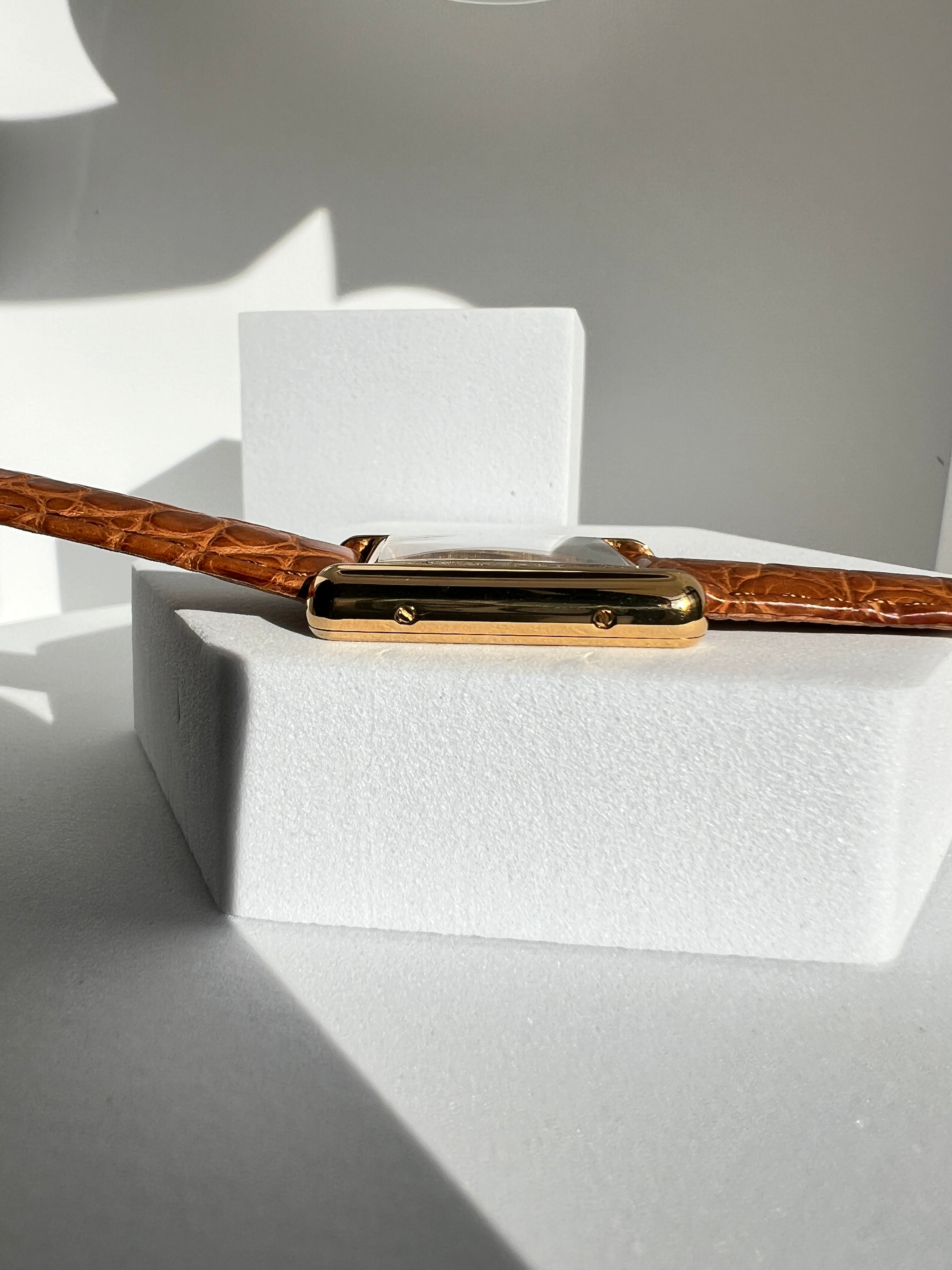 マスト ドゥ カルティエ タンク レディースヴィンテージウォッチ ピンク アクアリーノ MMサイズ 純銀に18Kヴェルメイユ