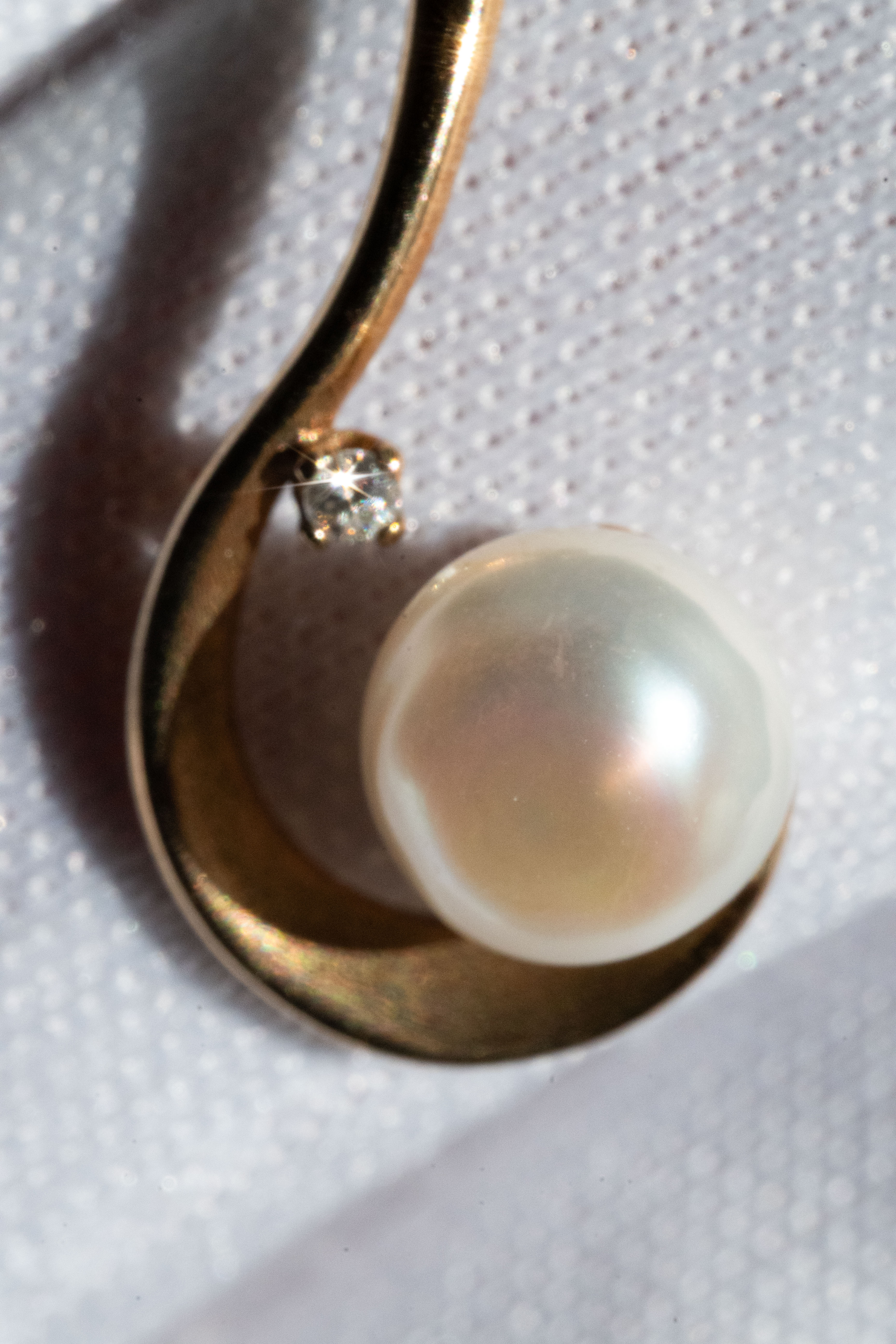 9金 2.1g 養殖真珠 & ダイヤモンド S字ドロップピアス