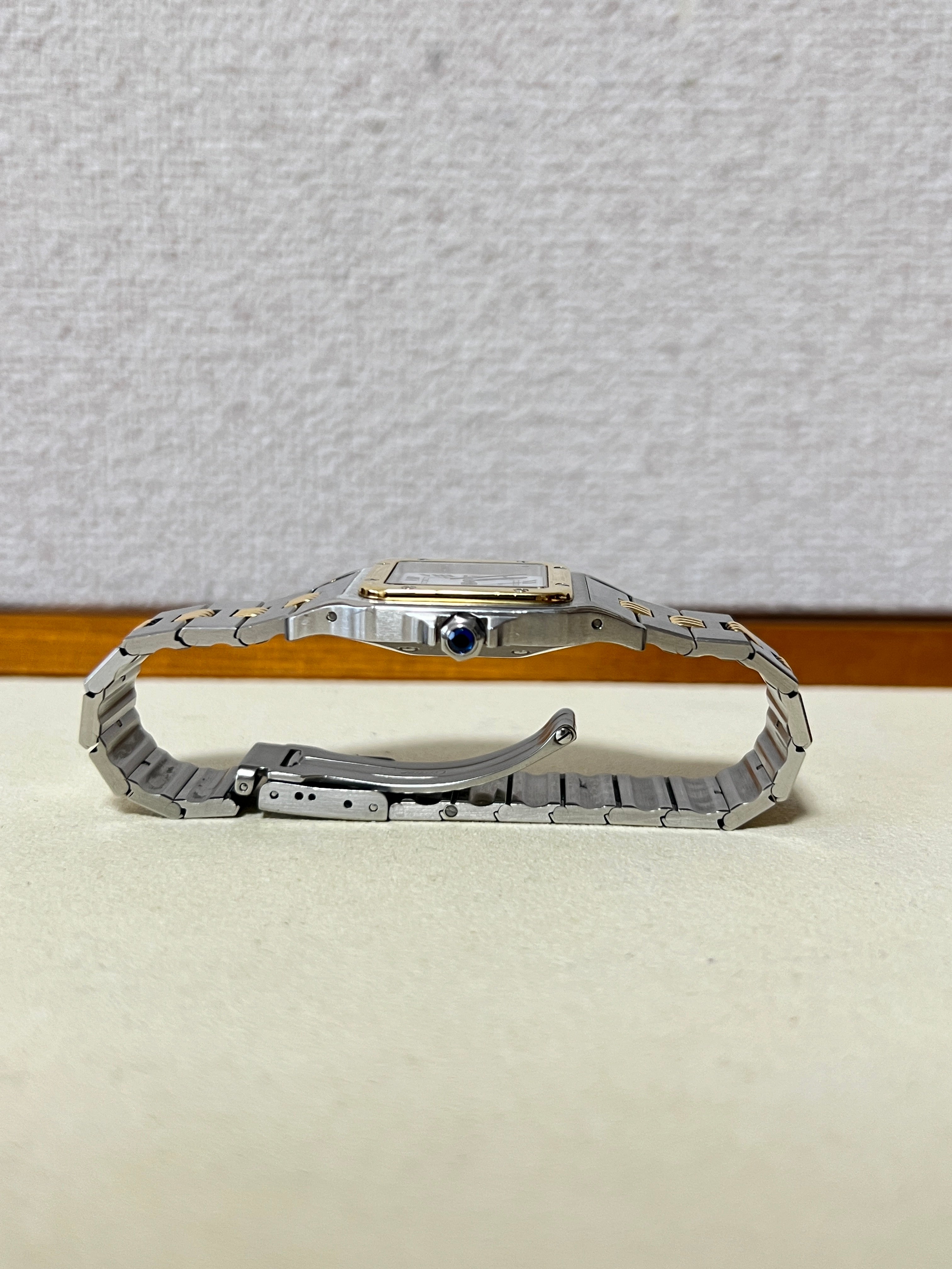 カルティエ サントスガルべLMサイズ ステンレス x ゴールドコンビ自動巻モデル Ref:2961 側面 リューズ側