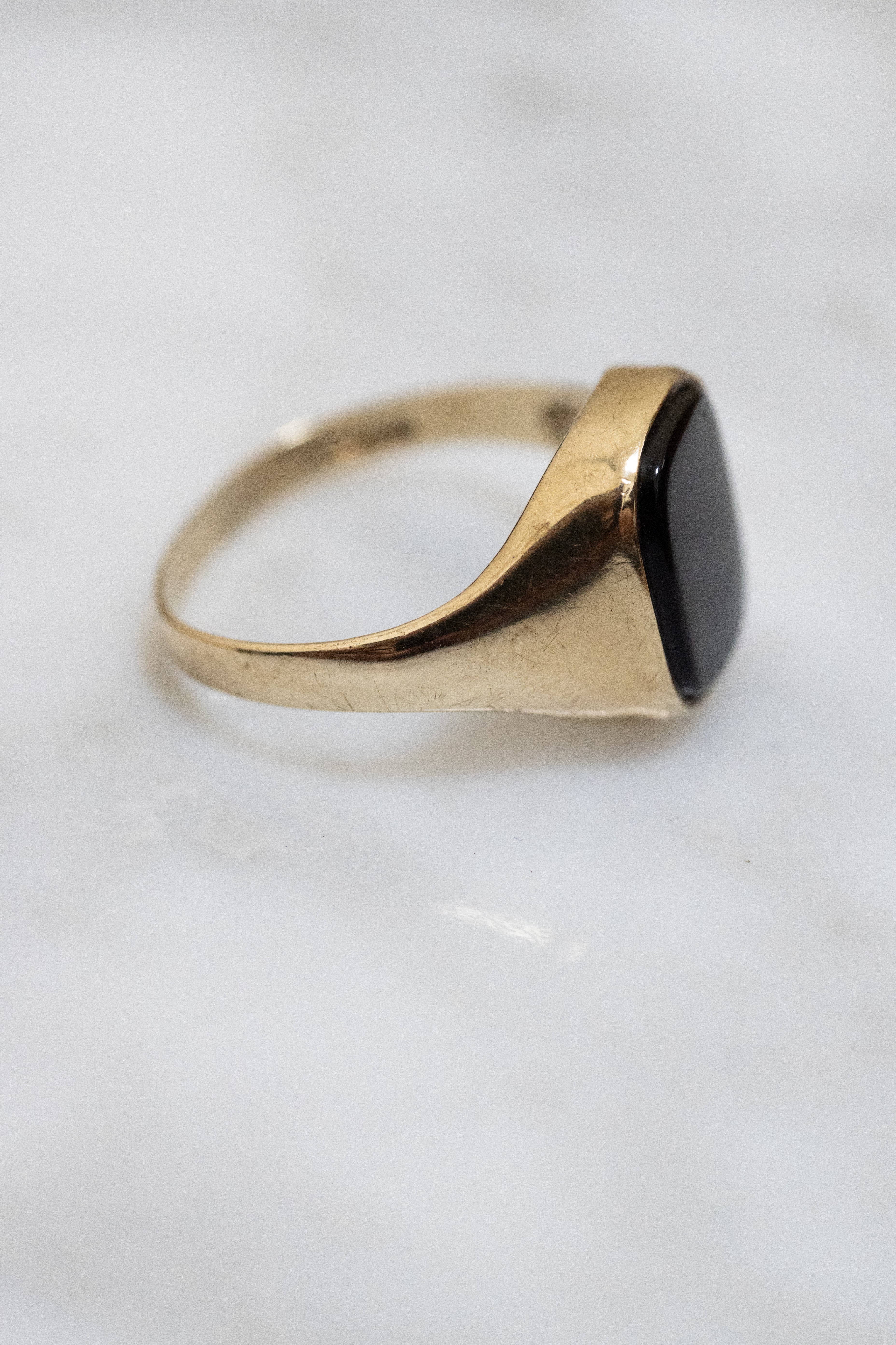 英国ヴィンテージ 9Kゴールド×オニキス・シグネットリング