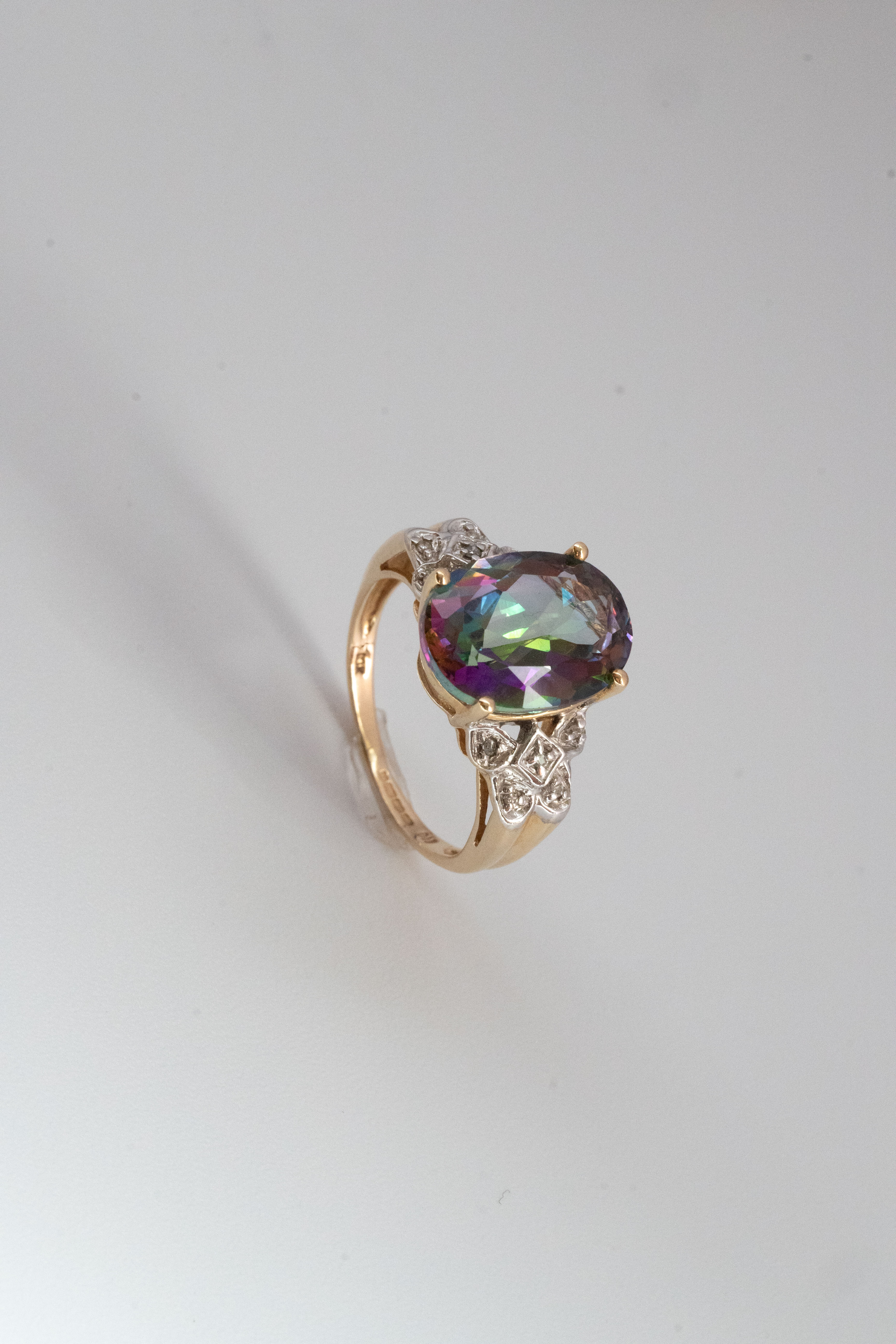 1979年 英国ヴィンテージ 9K 大粒5.5ct ミスティックトパーズ & ダイヤモンド ゴールドリング 4.1g