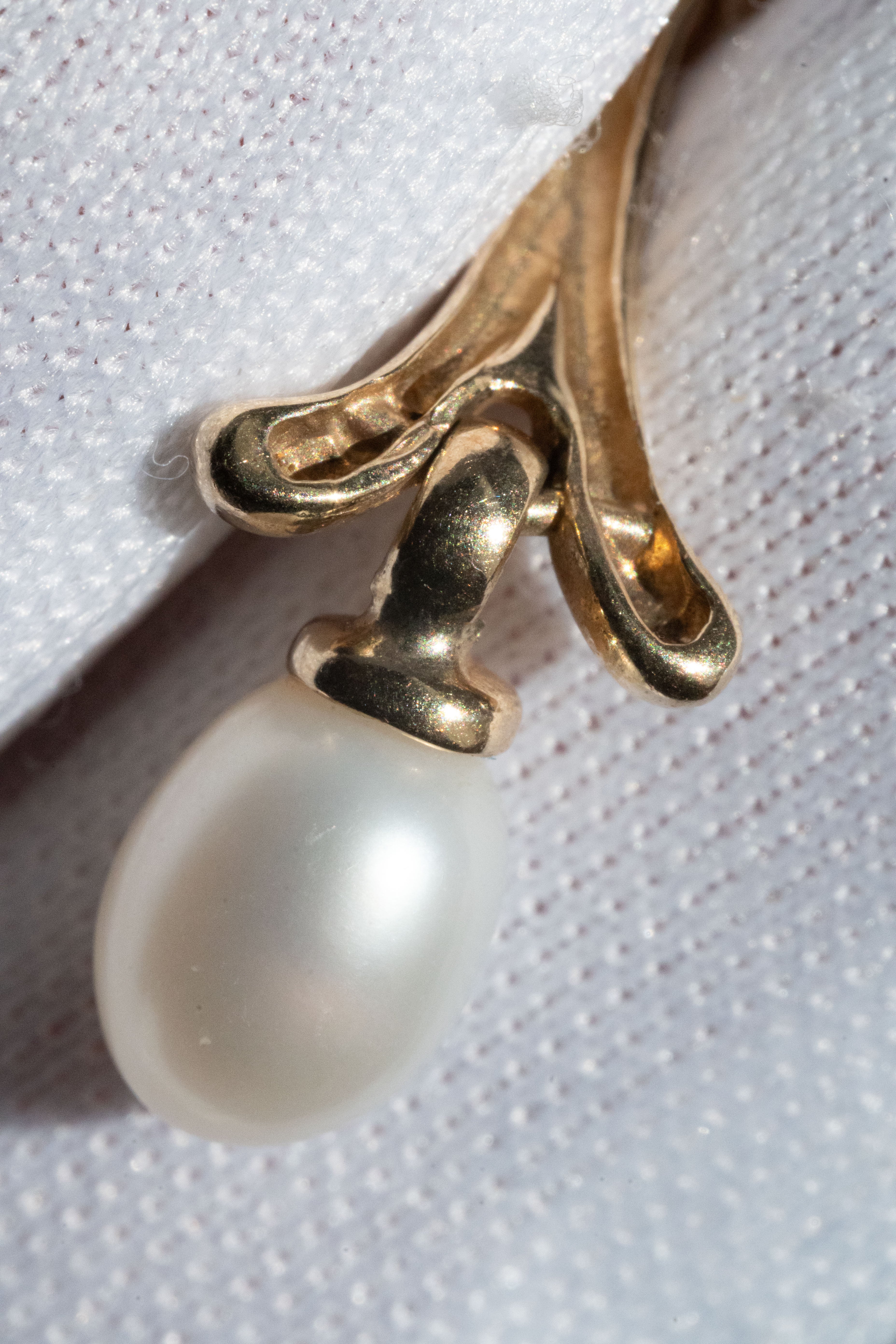 9金 2.9g 養殖真珠 モダン・縦型ドロップピアス