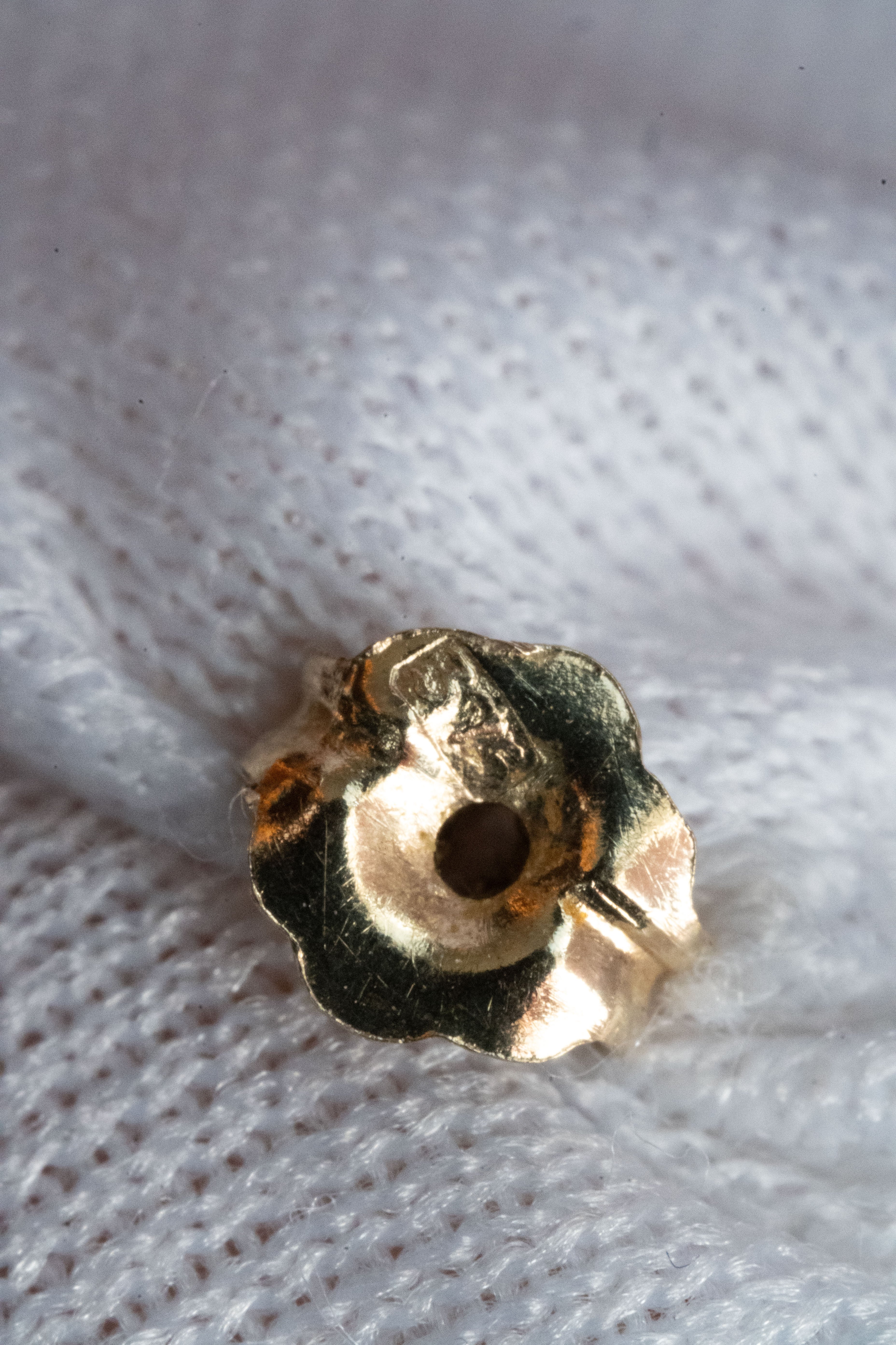 9金 1g 天然ダイヤモンド ヴィンテージ・リボンスタッドピアス