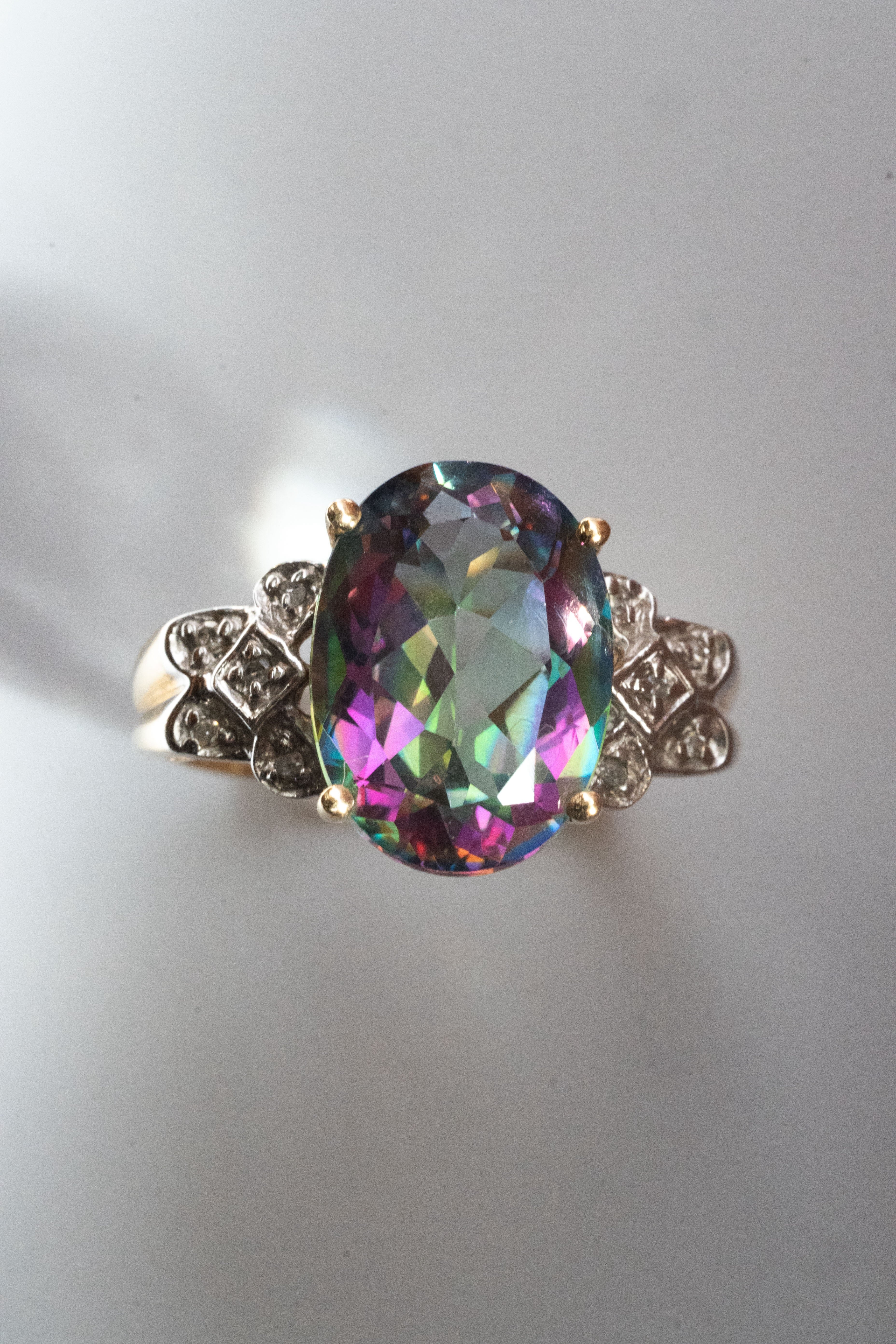 1979年 英国ヴィンテージ 9K 大粒5.5ct ミスティックトパーズ & ダイヤモンド ゴールドリング 4.1g