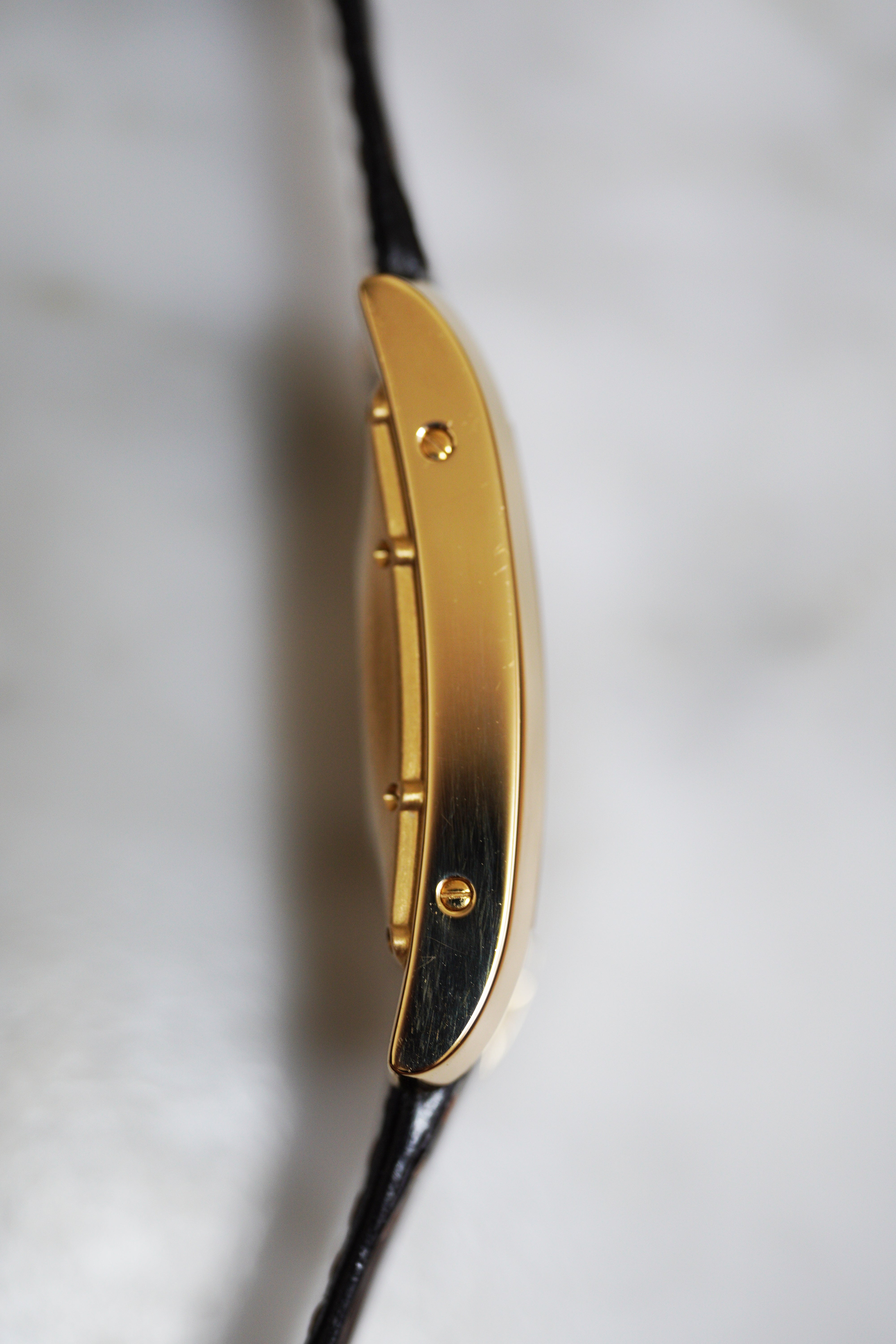 CARTIER カルティエ タンクアメリカン 18KYG MMサイズ W2600851