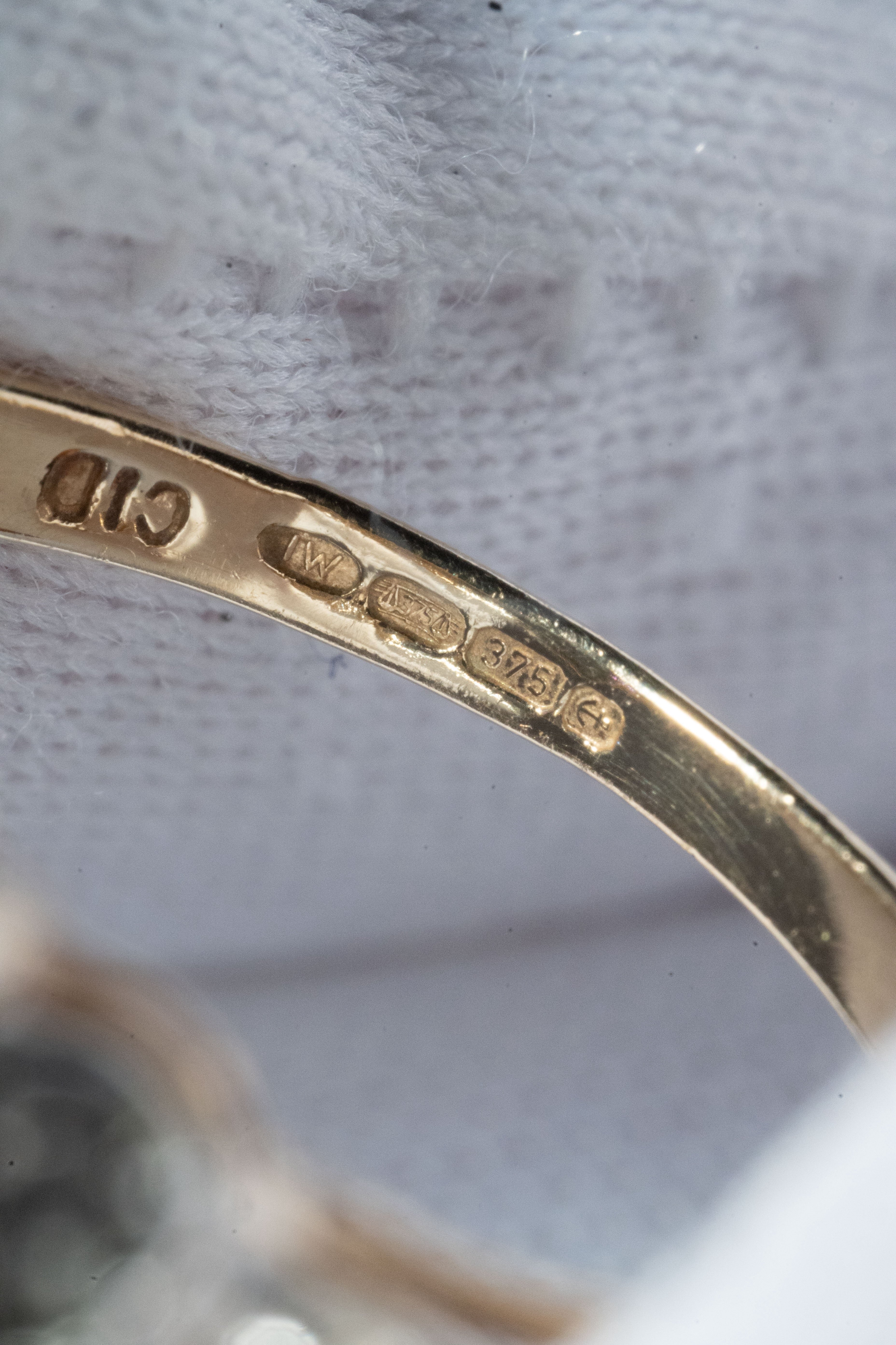 1979年 英国ヴィンテージ 9K 大粒5.5ct ミスティックトパーズ & ダイヤモンド ゴールドリング 4.1g