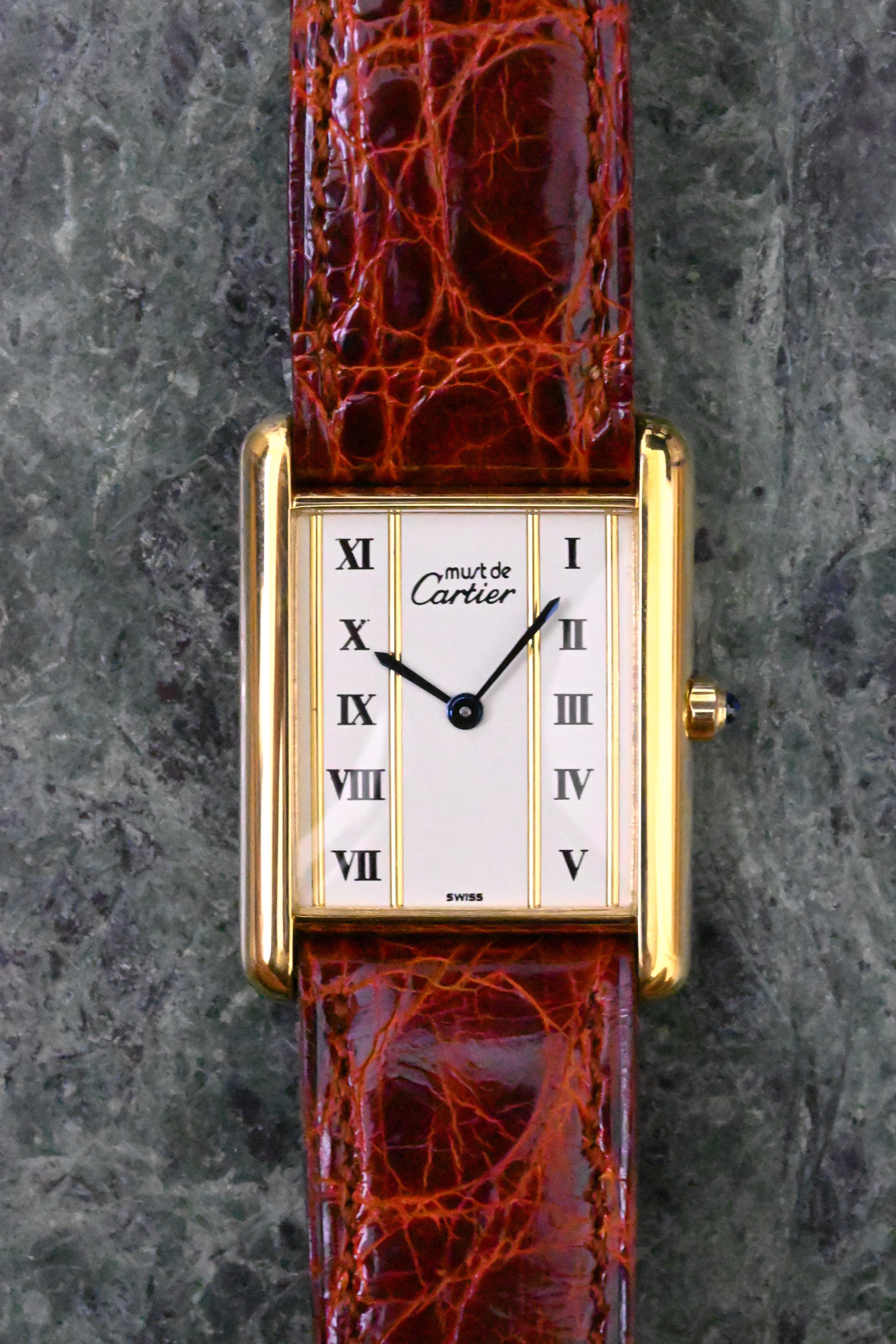 廃盤マスト ドゥ カルティエ タンク　ユニセックス ヴィンテージウォッチ 縦ローマン LMサイズ