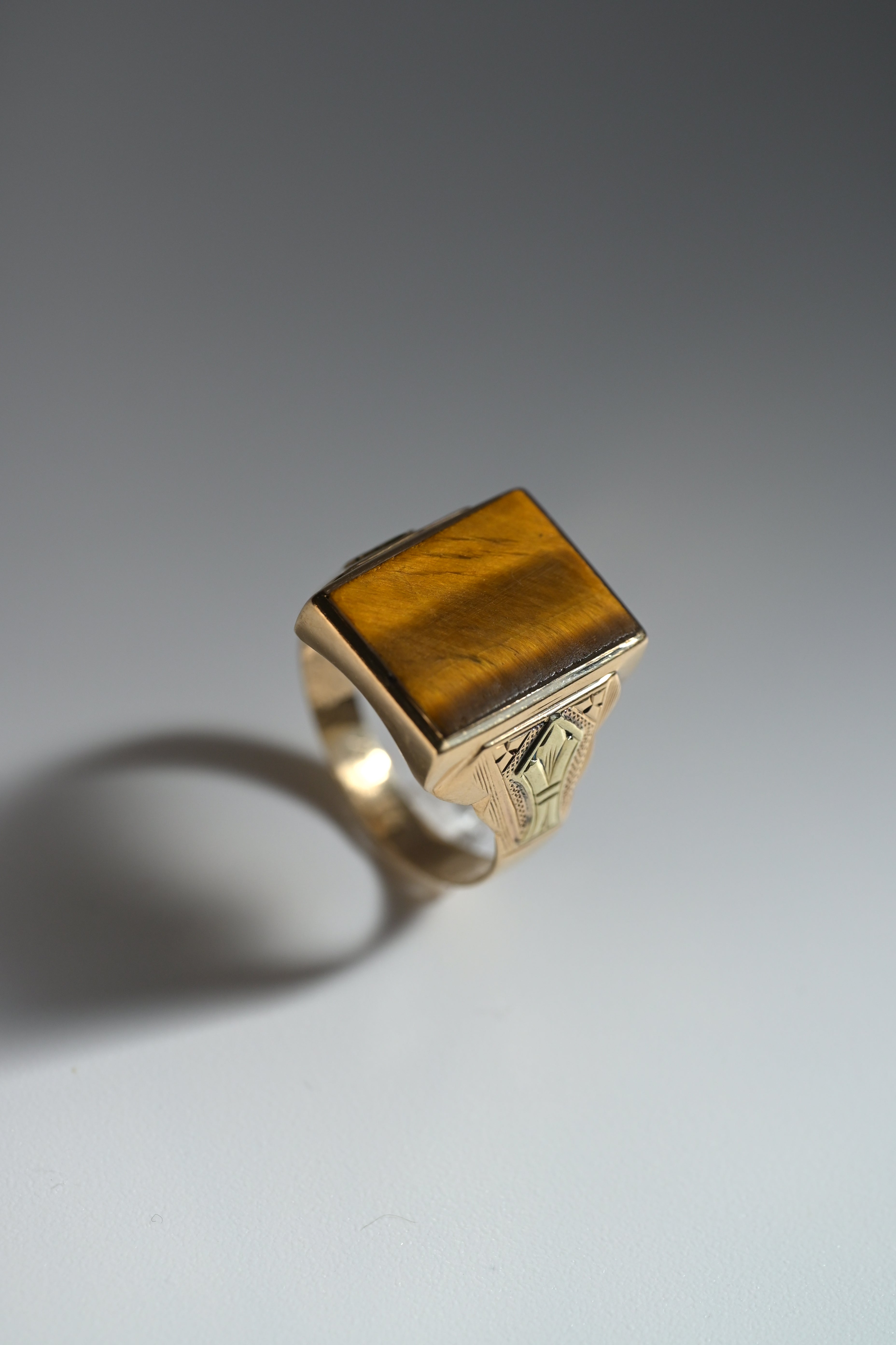 10K 1936年製 タイガーアイ ＆ 2カラーゴールド・リング