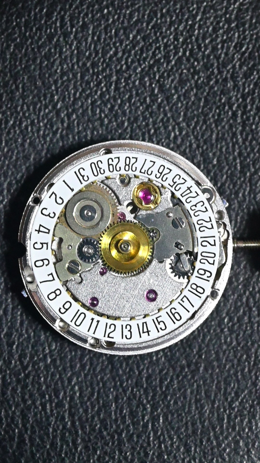 【廃盤モデル】CARTIER　タンクアメリカン  18Kイエローゴールド MMサイズ  W2600851