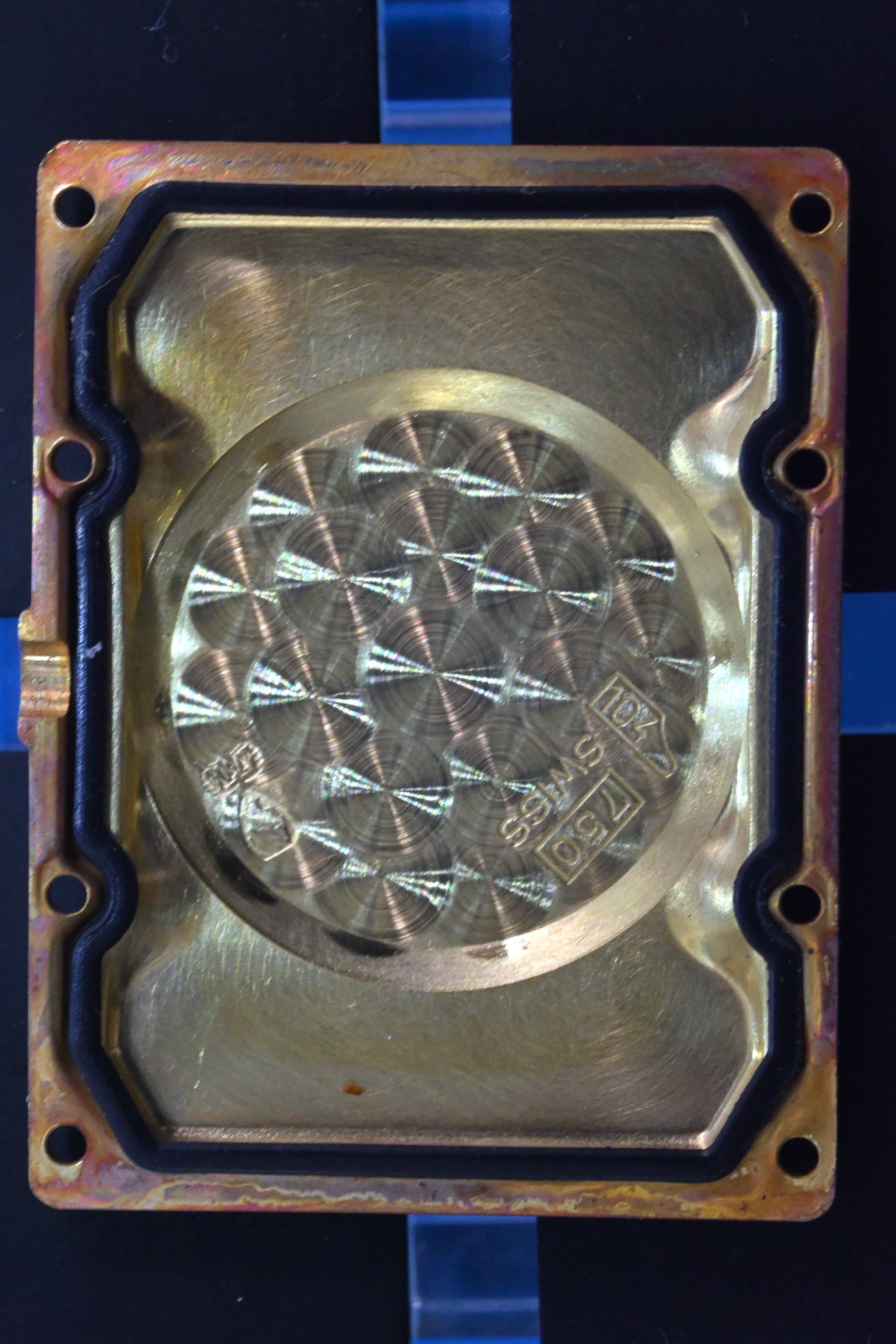 【廃盤モデル】CARTIER　タンクアメリカン  18Kイエローゴールド MMサイズ  W2600851